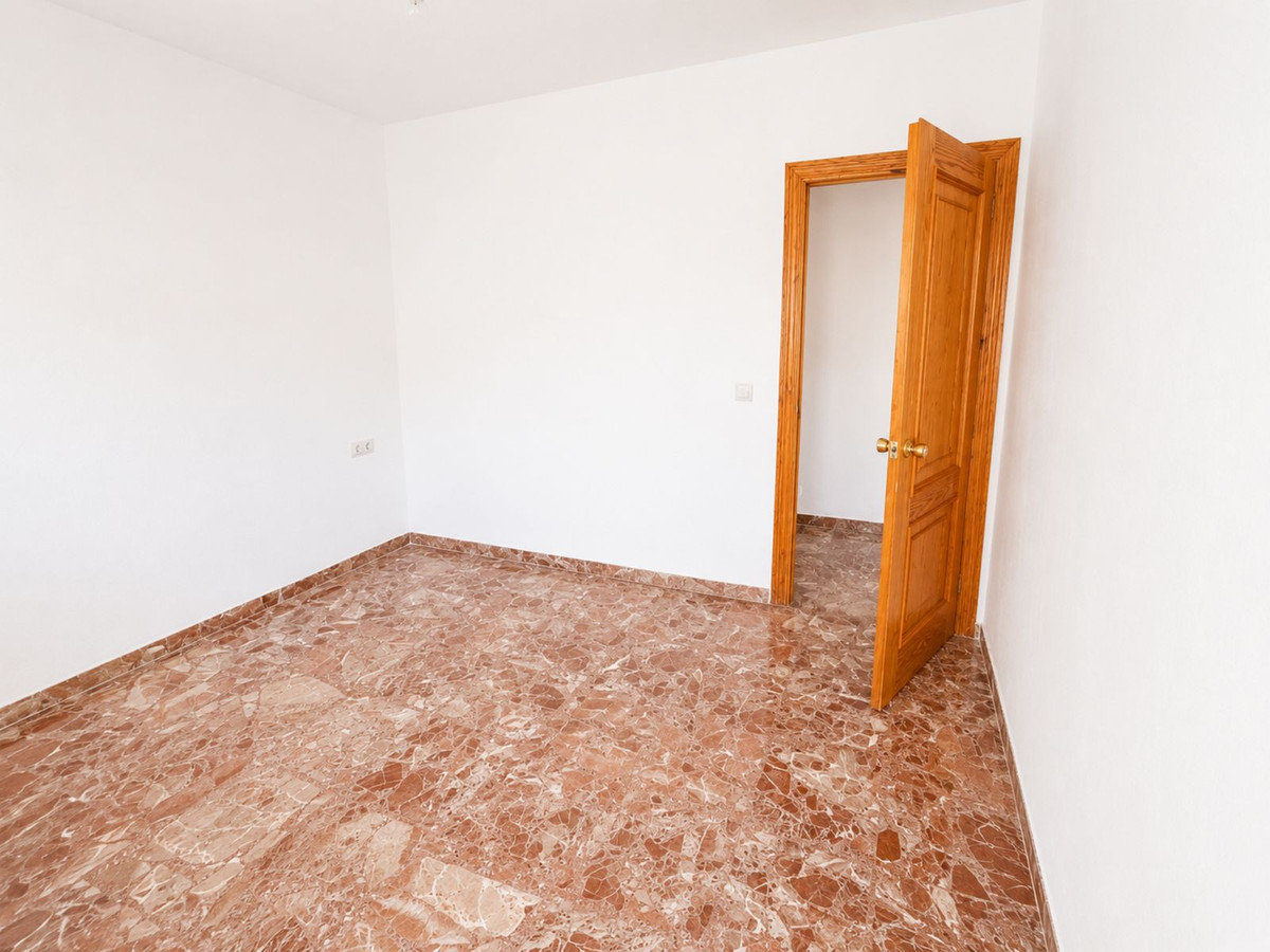 3 Bed Townhouse for sale in Casares Costa Del Sol, Málaga, Spain