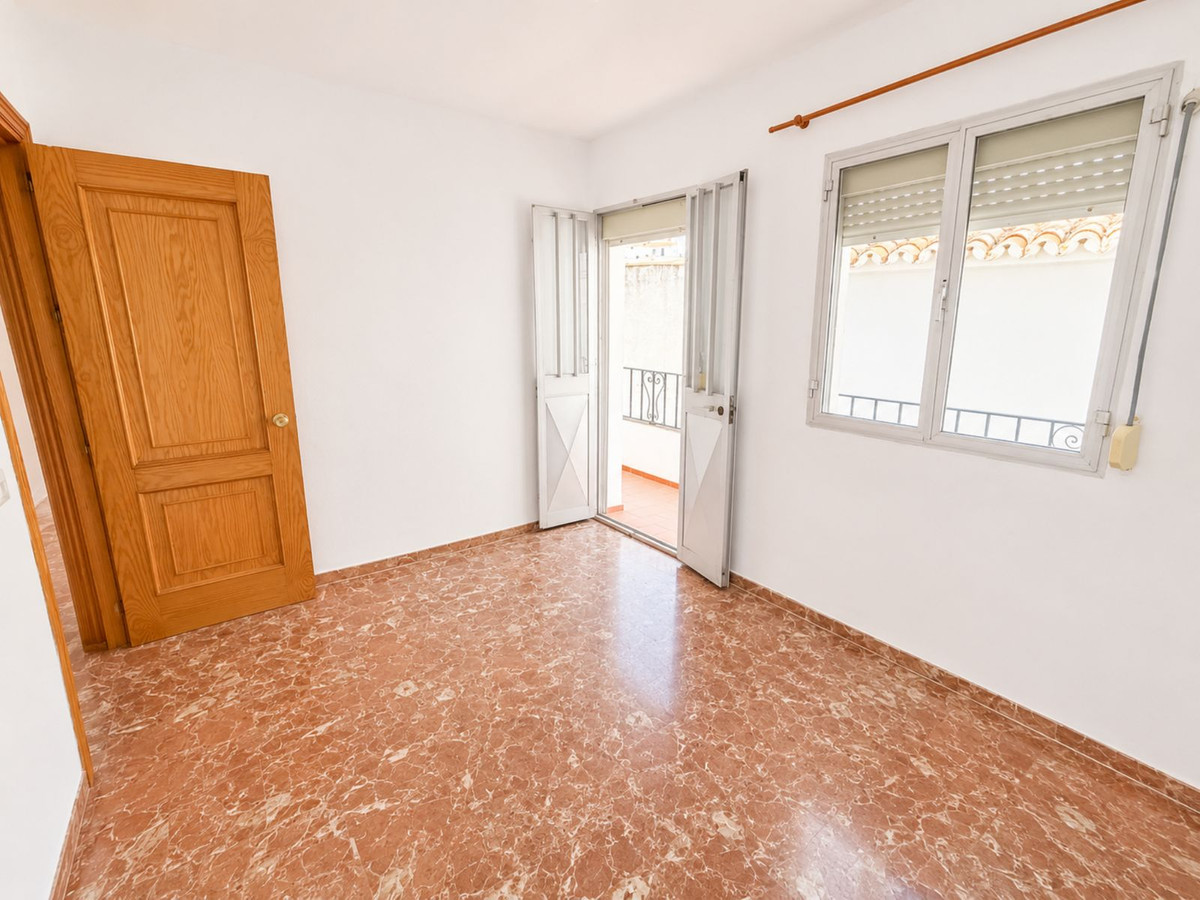 3 Bed Townhouse for sale in Casares Costa Del Sol, Málaga, Spain