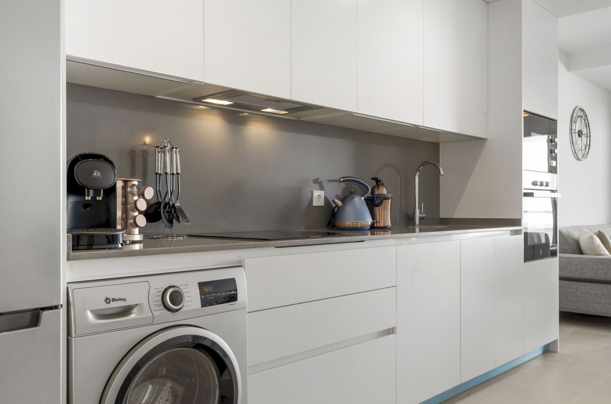 Se vende Apartamento Planta Media de 3 dormitorios en Costa Del Sol, Málaga, España