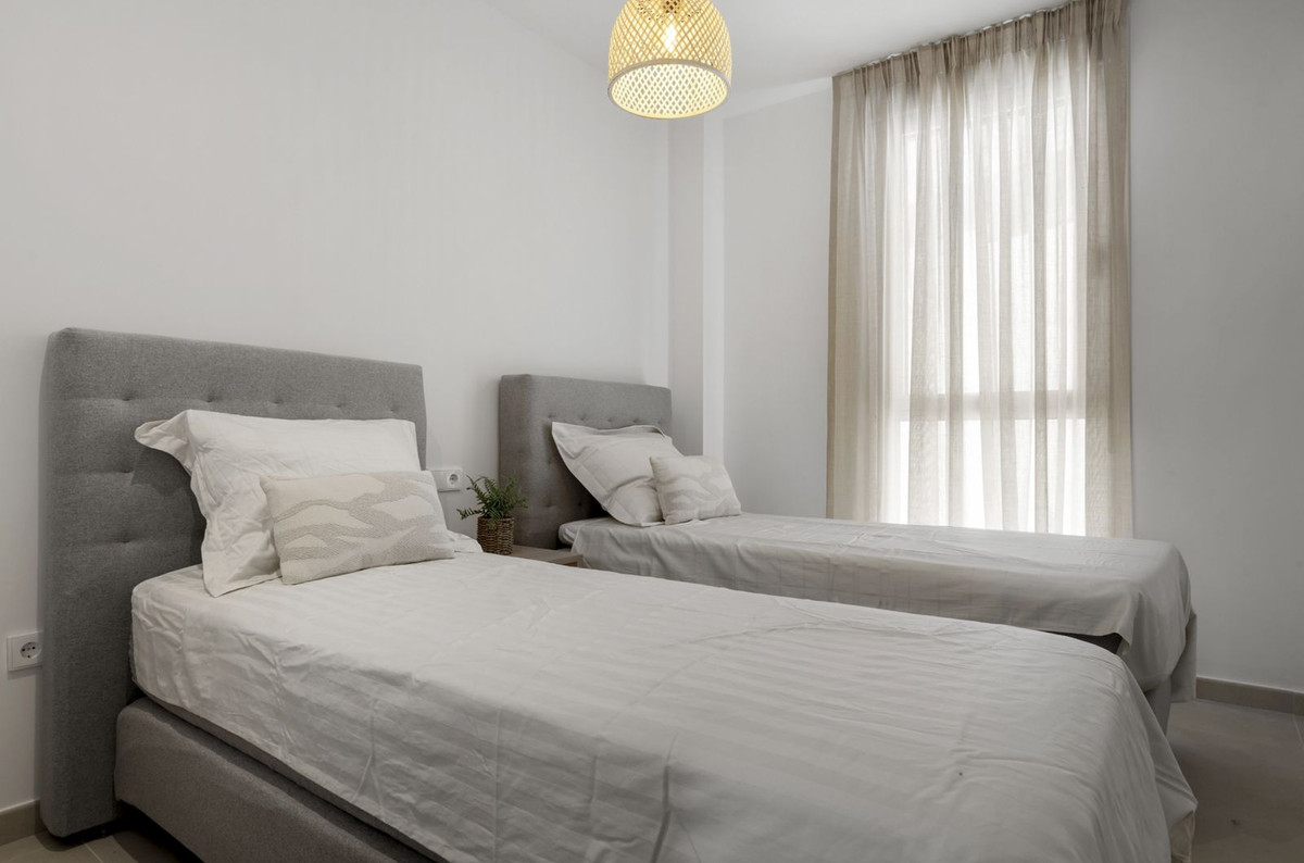 Se vende Apartamento Planta Media de 3 dormitorios en Costa Del Sol, Málaga, España