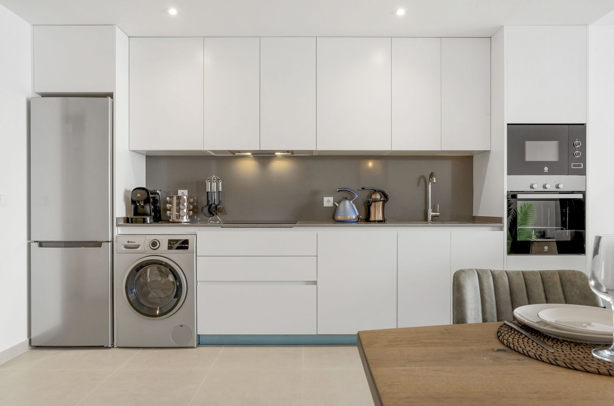 Se vende Apartamento Planta Media de 3 dormitorios en Costa Del Sol, Málaga, España