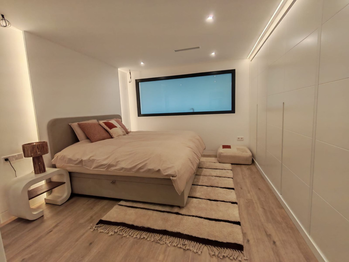 1 Bed Apartment for sale in Nueva Andalucía Costa Del Sol, Málaga, Spain