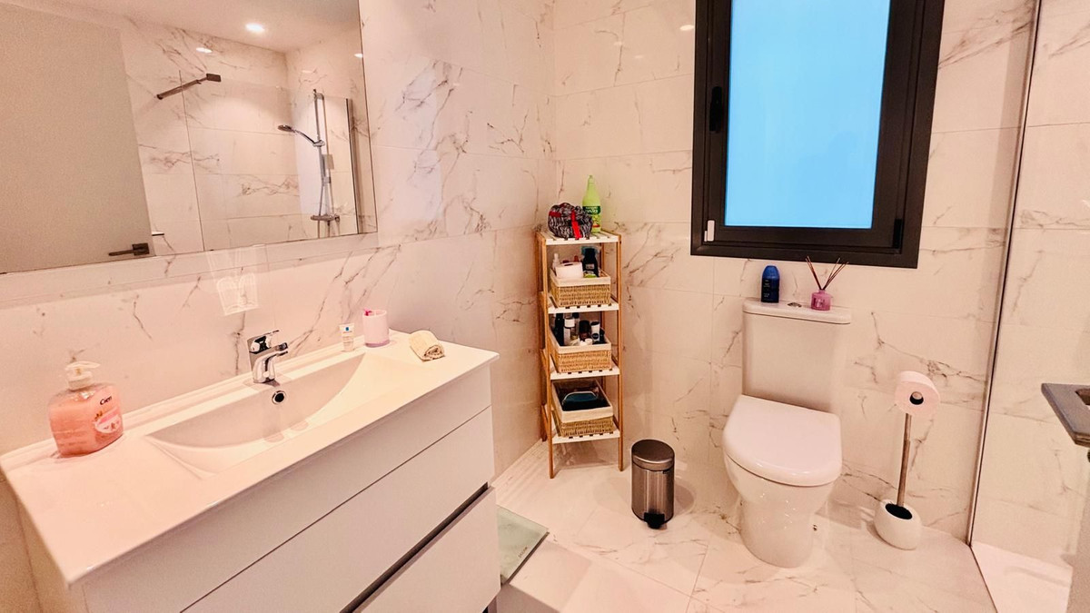 Se vende Apartamento Planta Baja de 3 dormitorios en Costa Del Sol, Málaga, España
