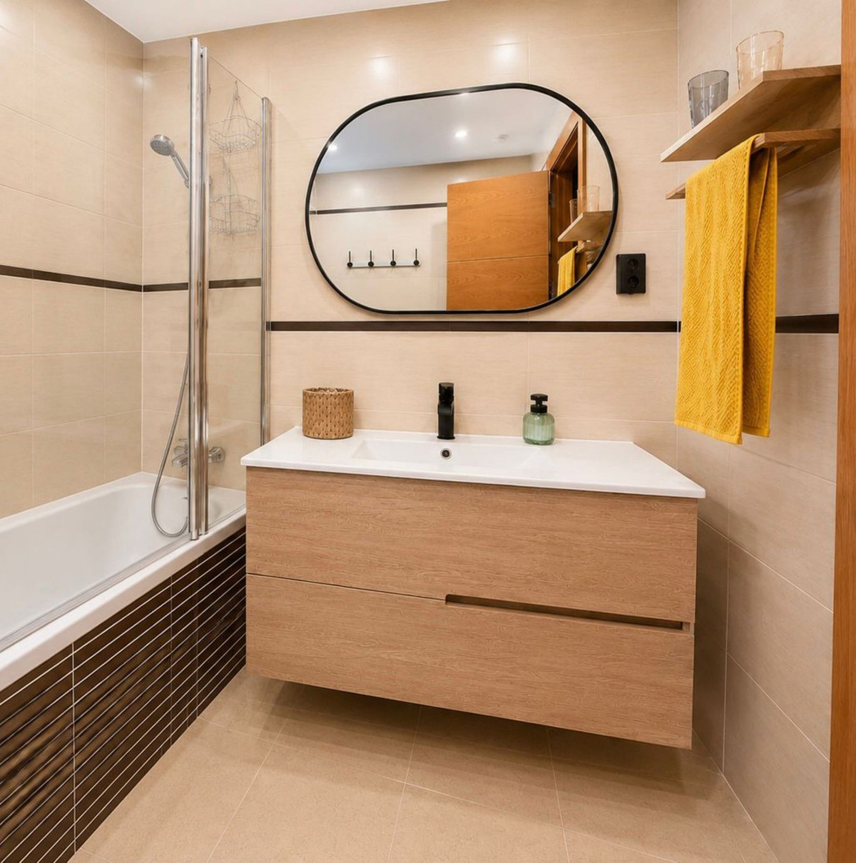 3 Bed Townhouse for sale in Casares Costa Del Sol, Málaga, Spain