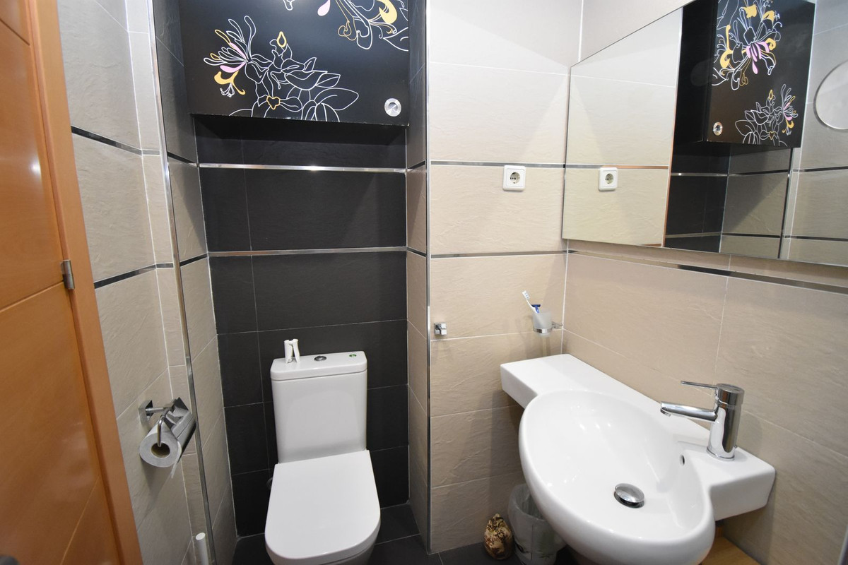 4 Bed Apartment for sale in Benalmadena Costa Costa Del Sol, Málaga, Spain