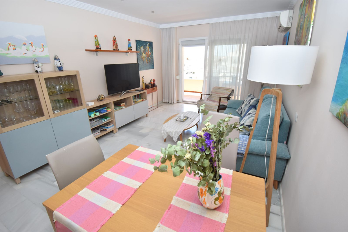 4 Bed Apartment for sale in Benalmadena Costa Costa Del Sol, Málaga, Spain