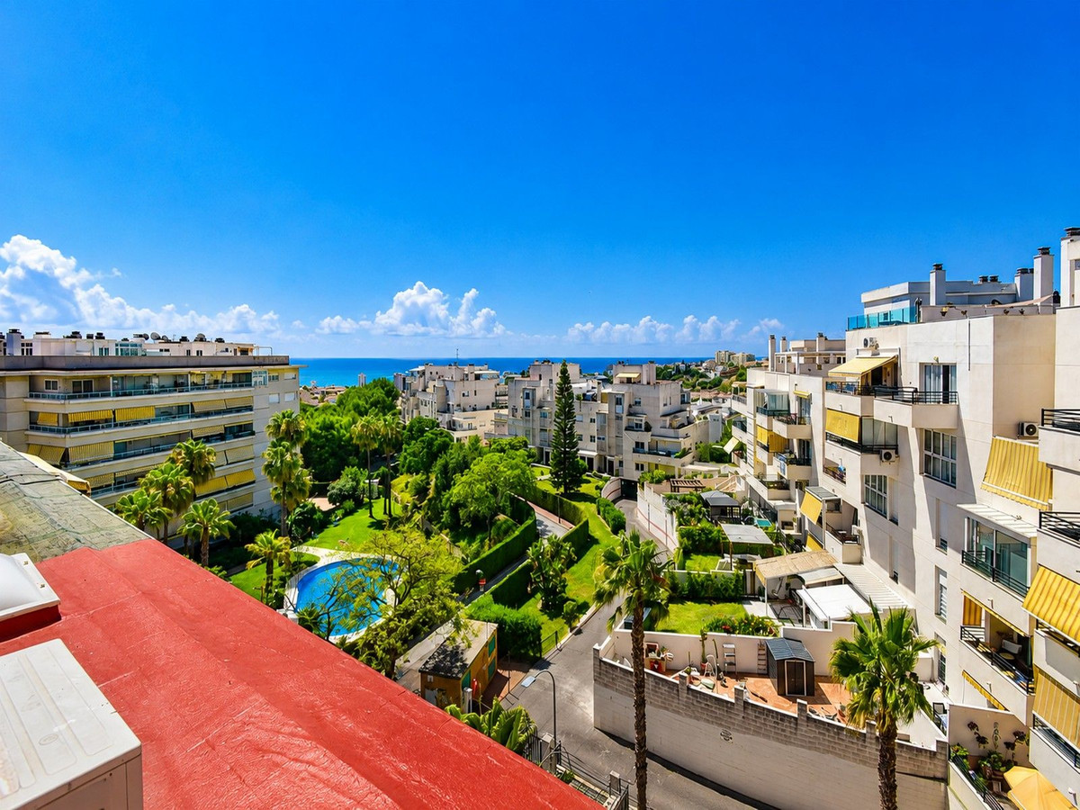 4 Bed Apartment for sale in Benalmadena Costa Costa Del Sol, Málaga, Spain
