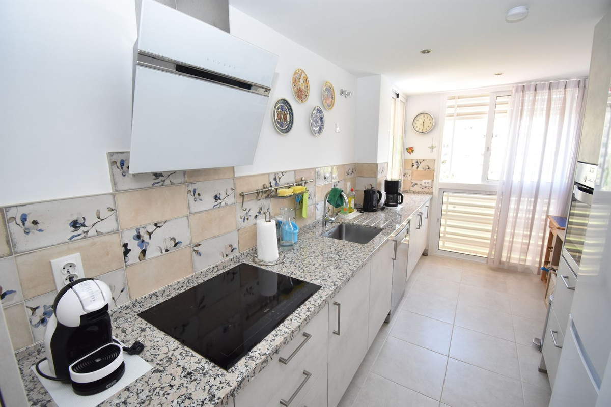 4 Bed Apartment for sale in Benalmadena Costa Costa Del Sol, Málaga, Spain