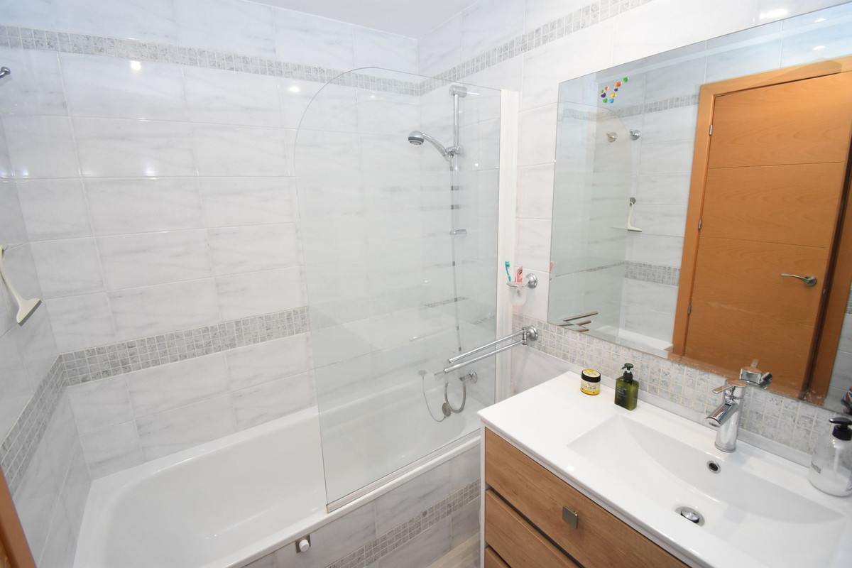 4 Bed Apartment for sale in Benalmadena Costa Costa Del Sol, Málaga, Spain