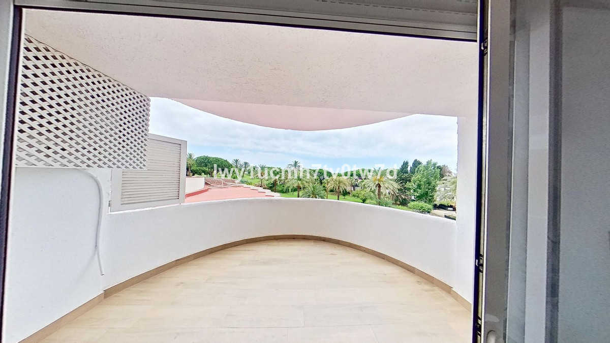 Apartment for sale in Marbella Costa Del Sol, Málaga, Spain