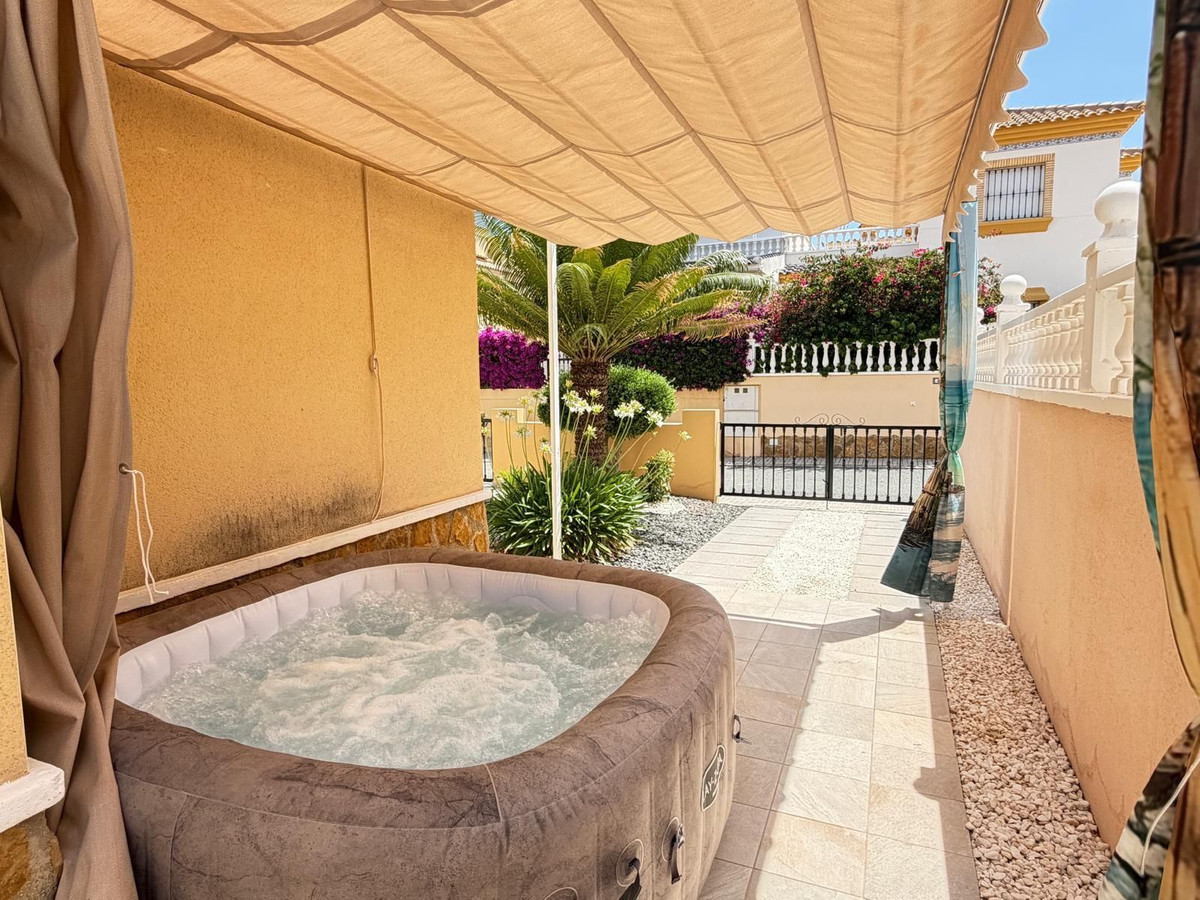 2 Bed Townhouse for sale in Villamartin Costa Blanca, Alicante, Spain