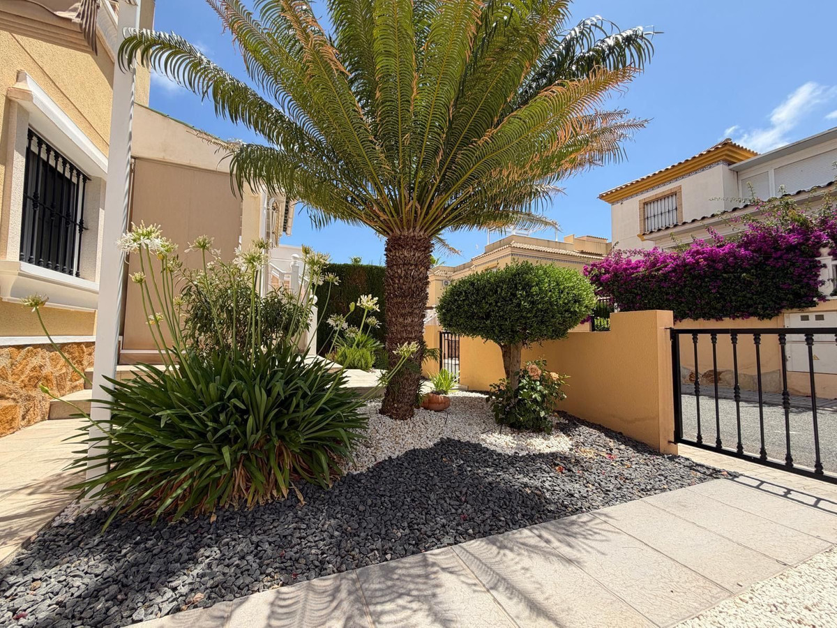 2 Bed Townhouse for sale in Villamartin Costa Blanca, Alicante, Spain