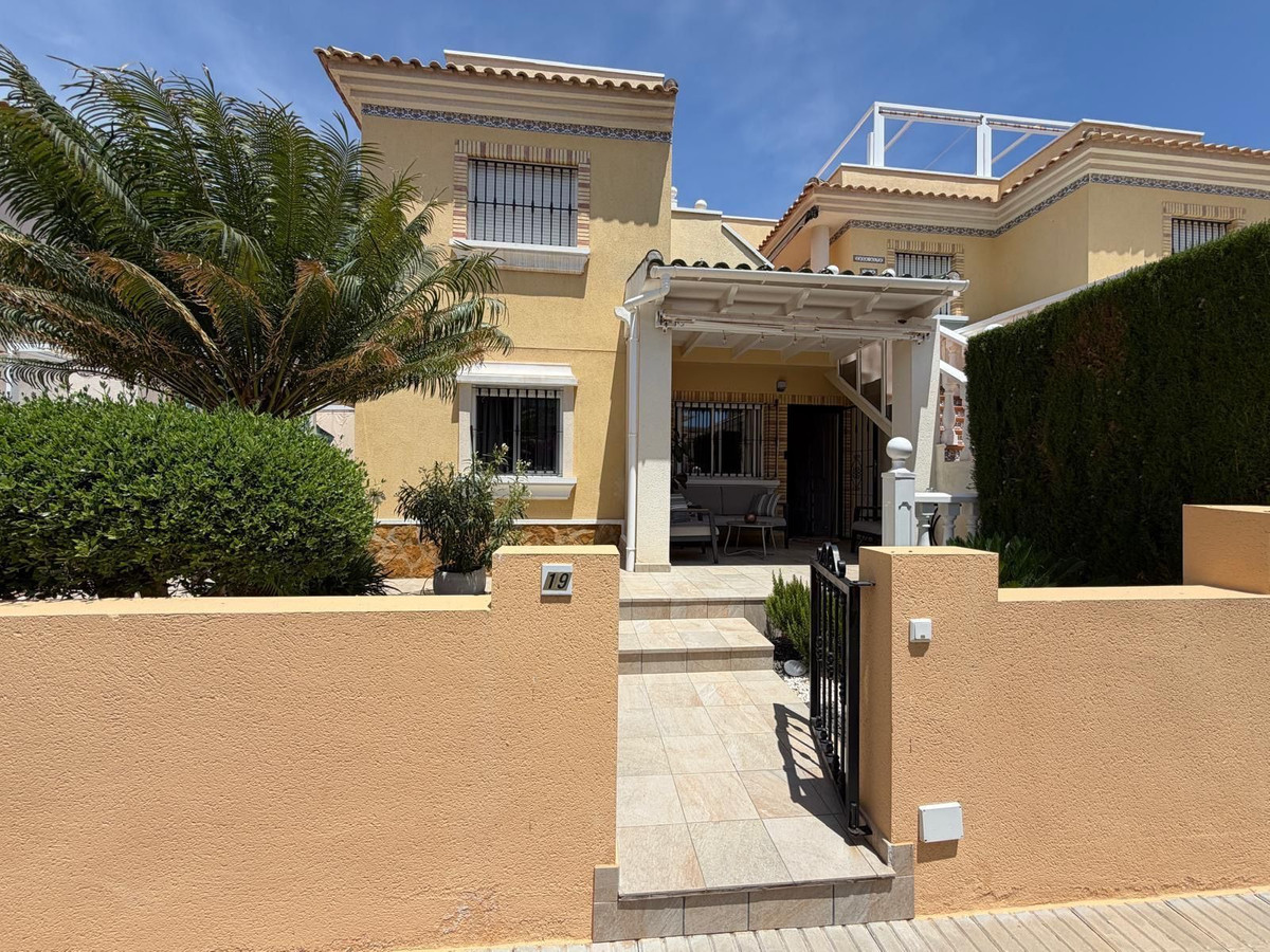 2 Bed Townhouse for sale in Villamartin Costa Blanca, Alicante, Spain