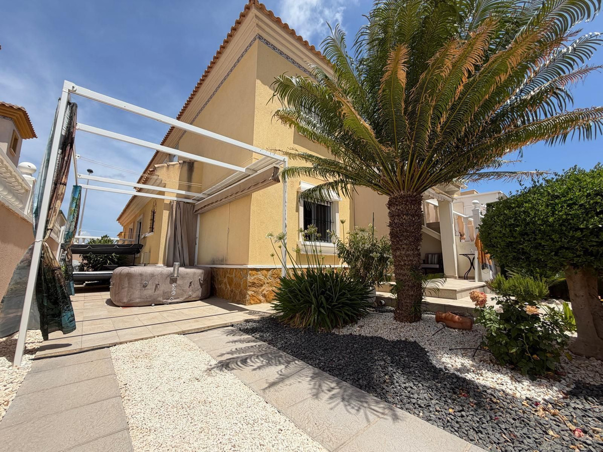 2 Bed Townhouse for sale in Villamartin Costa Blanca, Alicante, Spain