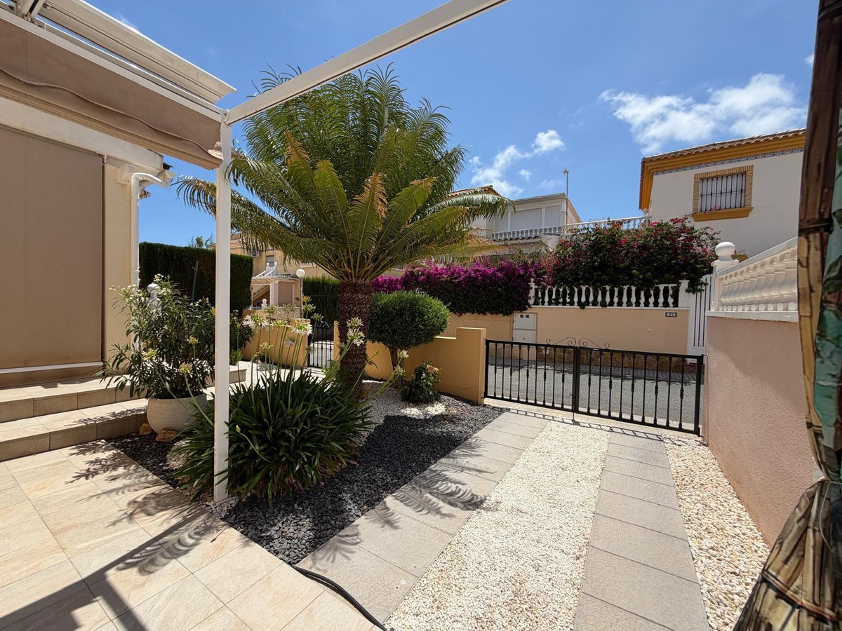 2 Bed Townhouse for sale in Villamartin Costa Blanca, Alicante, Spain