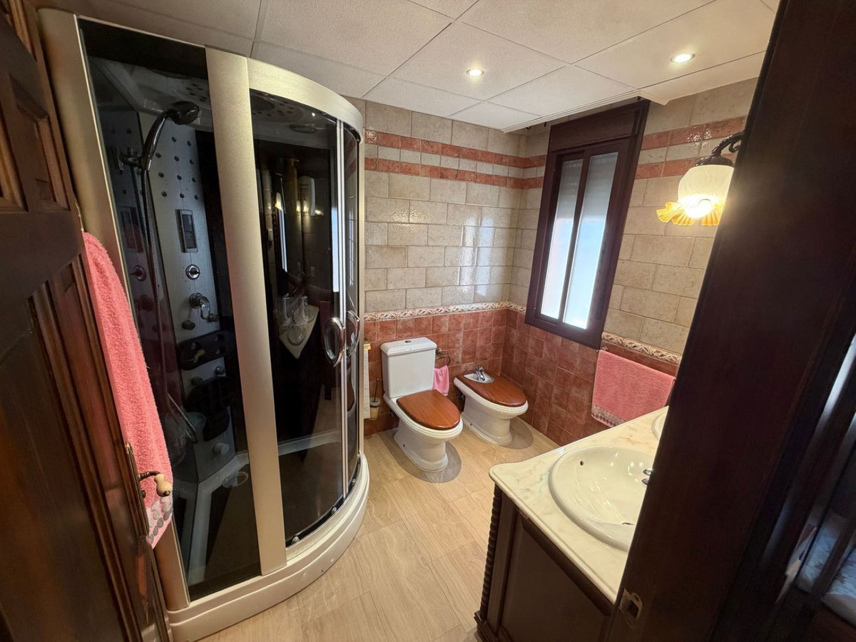 5 Bed Townhouse for sale in Antequera Costa Del Sol, Málaga, Spain