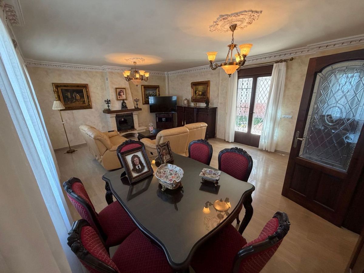 5 Bed Townhouse for sale in Antequera Costa Del Sol, Málaga, Spain
