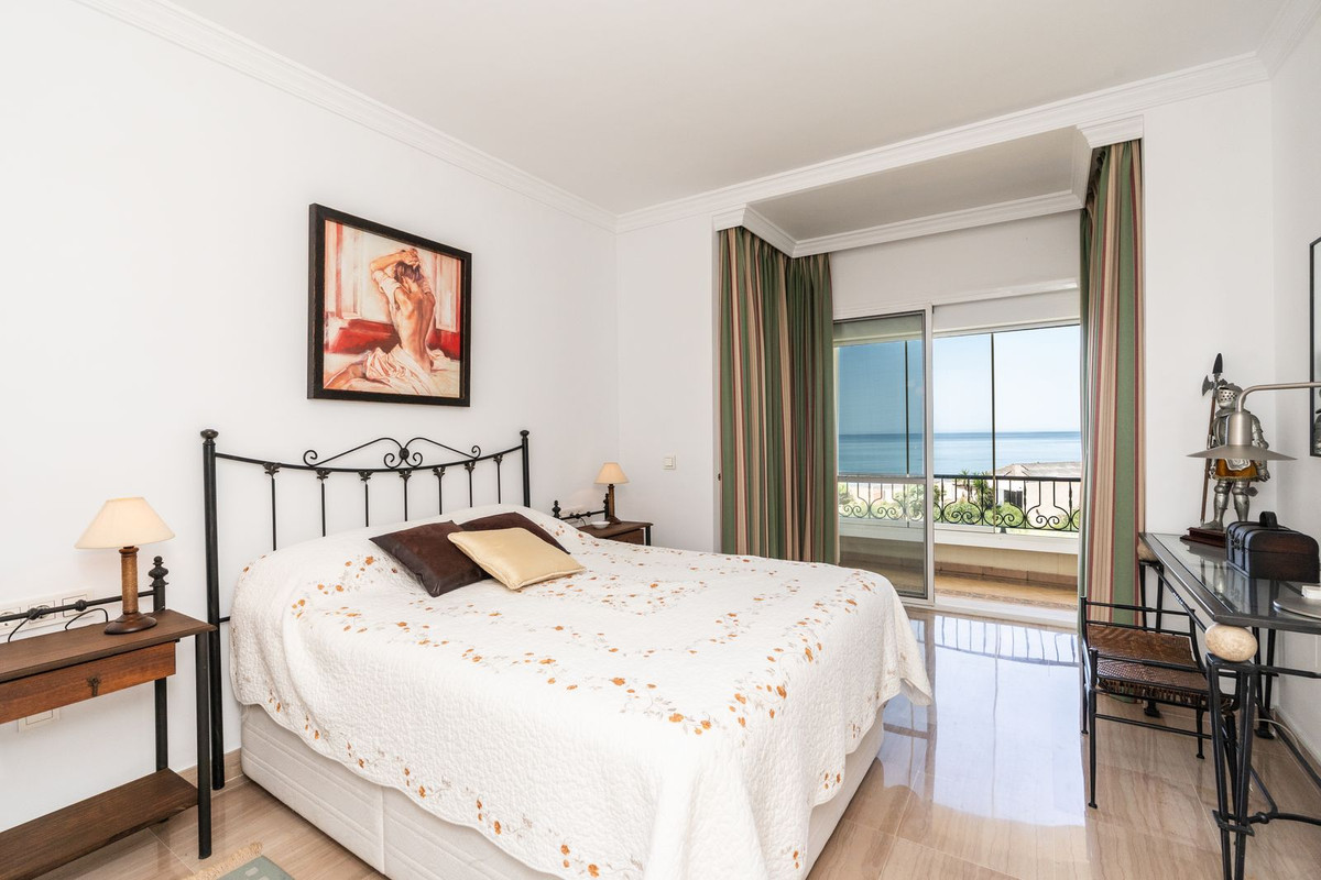 3 Bed Apartment for sale in Elviria Costa Del Sol, Málaga, Spain