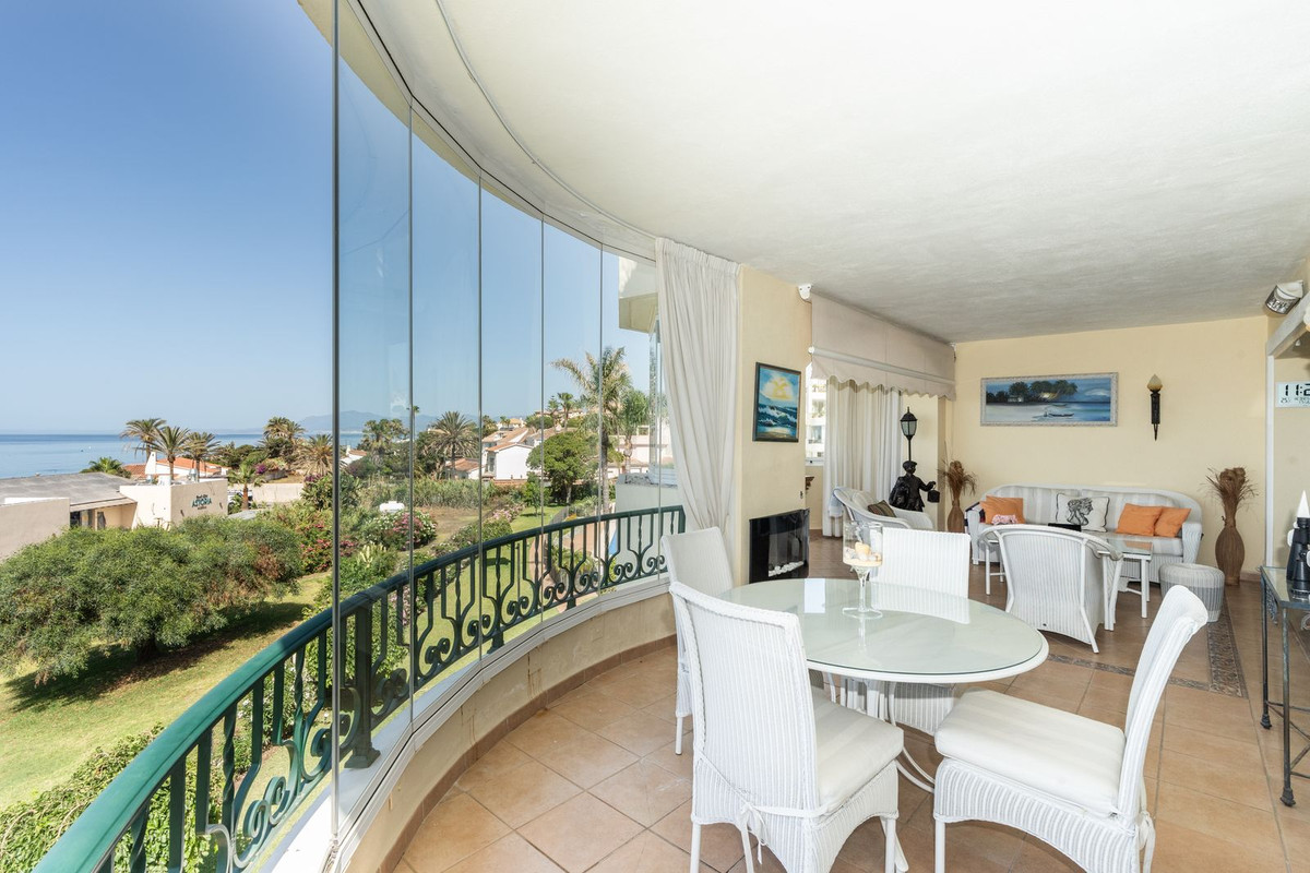 3 Bed Apartment for sale in Elviria Costa Del Sol, Málaga, Spain