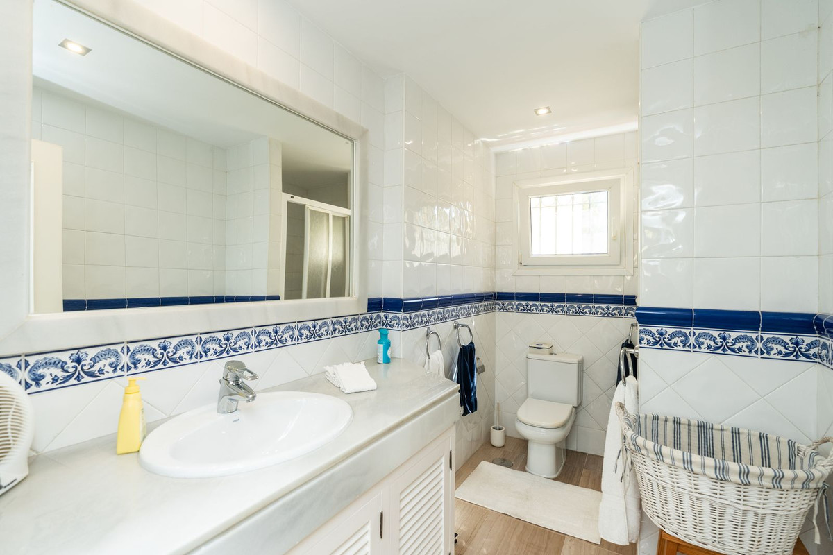 3 Bed Apartment for sale in Elviria Costa Del Sol, Málaga, Spain