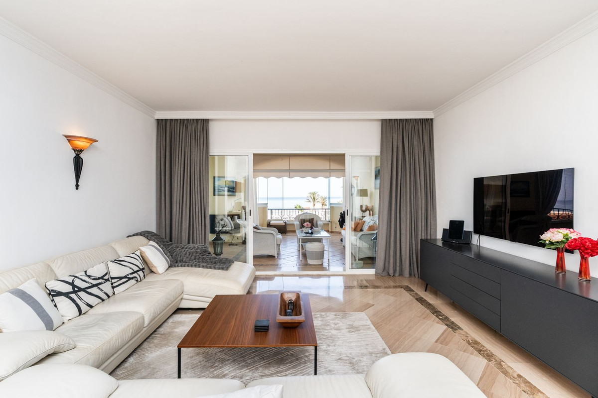 3 Bed Apartment for sale in Elviria Costa Del Sol, Málaga, Spain