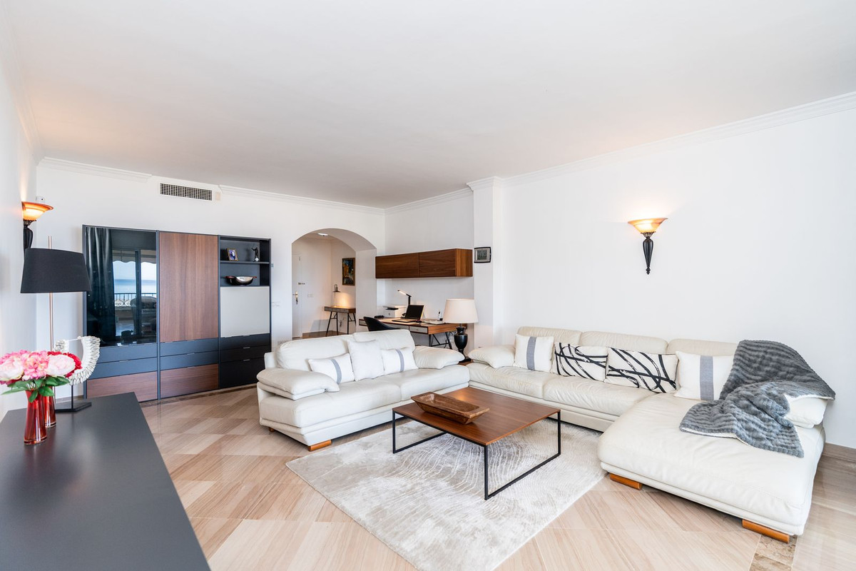 3 Bed Apartment for sale in Elviria Costa Del Sol, Málaga, Spain