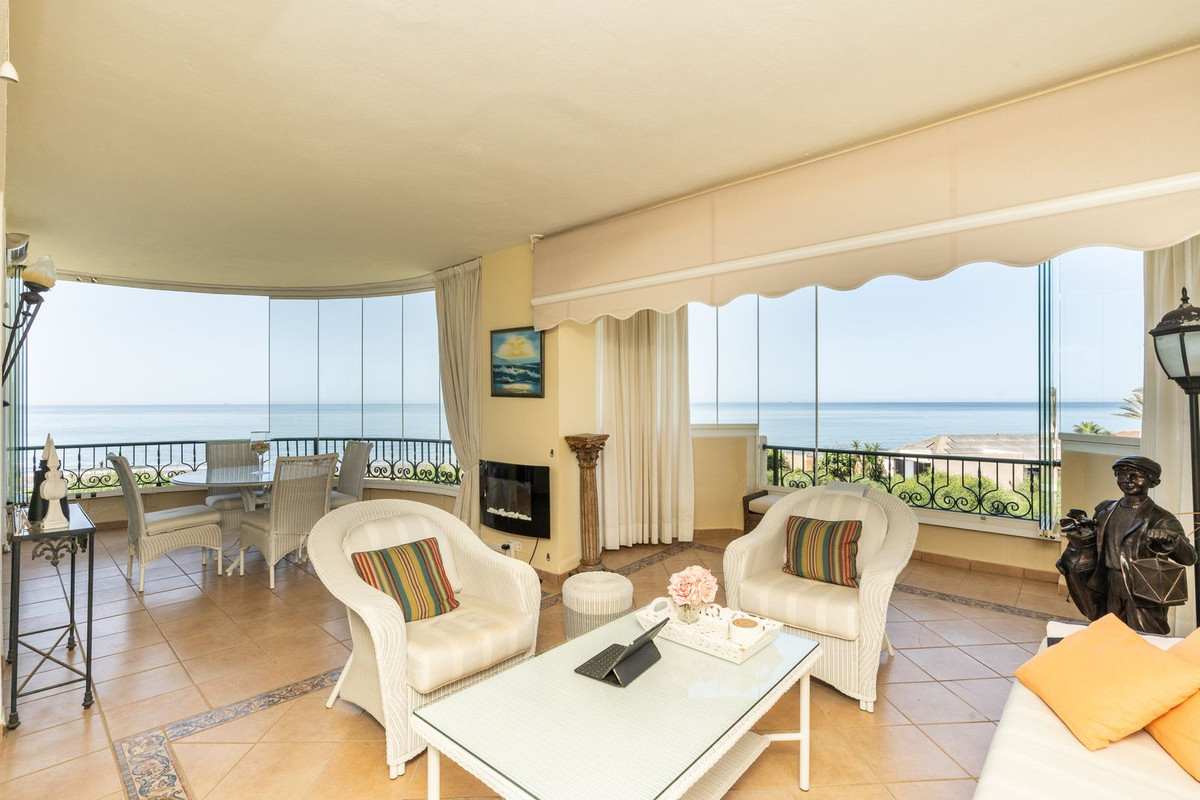 3 Bed Apartment for sale in Elviria Costa Del Sol, Málaga, Spain