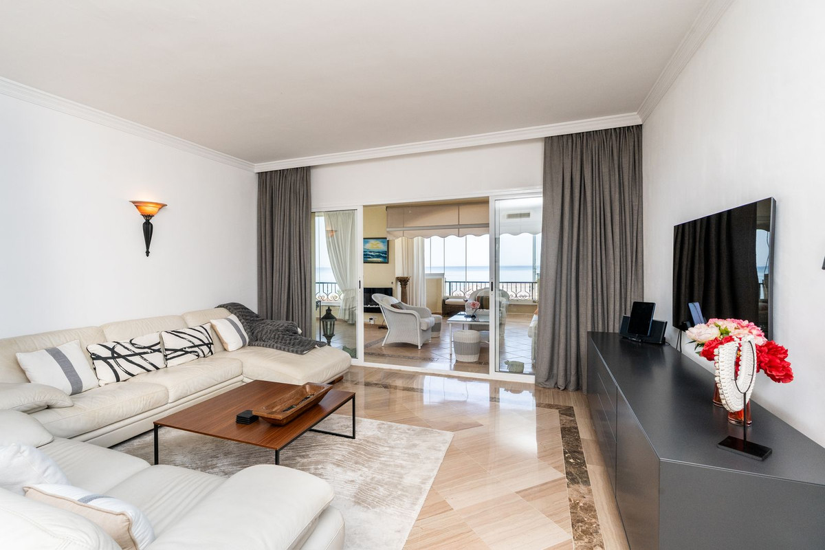 3 Bed Apartment for sale in Elviria Costa Del Sol, Málaga, Spain