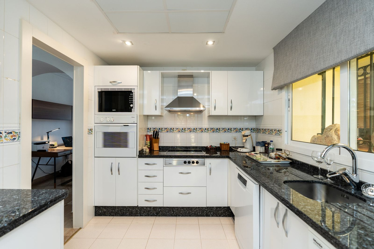 3 Bed Apartment for sale in Elviria Costa Del Sol, Málaga, Spain
