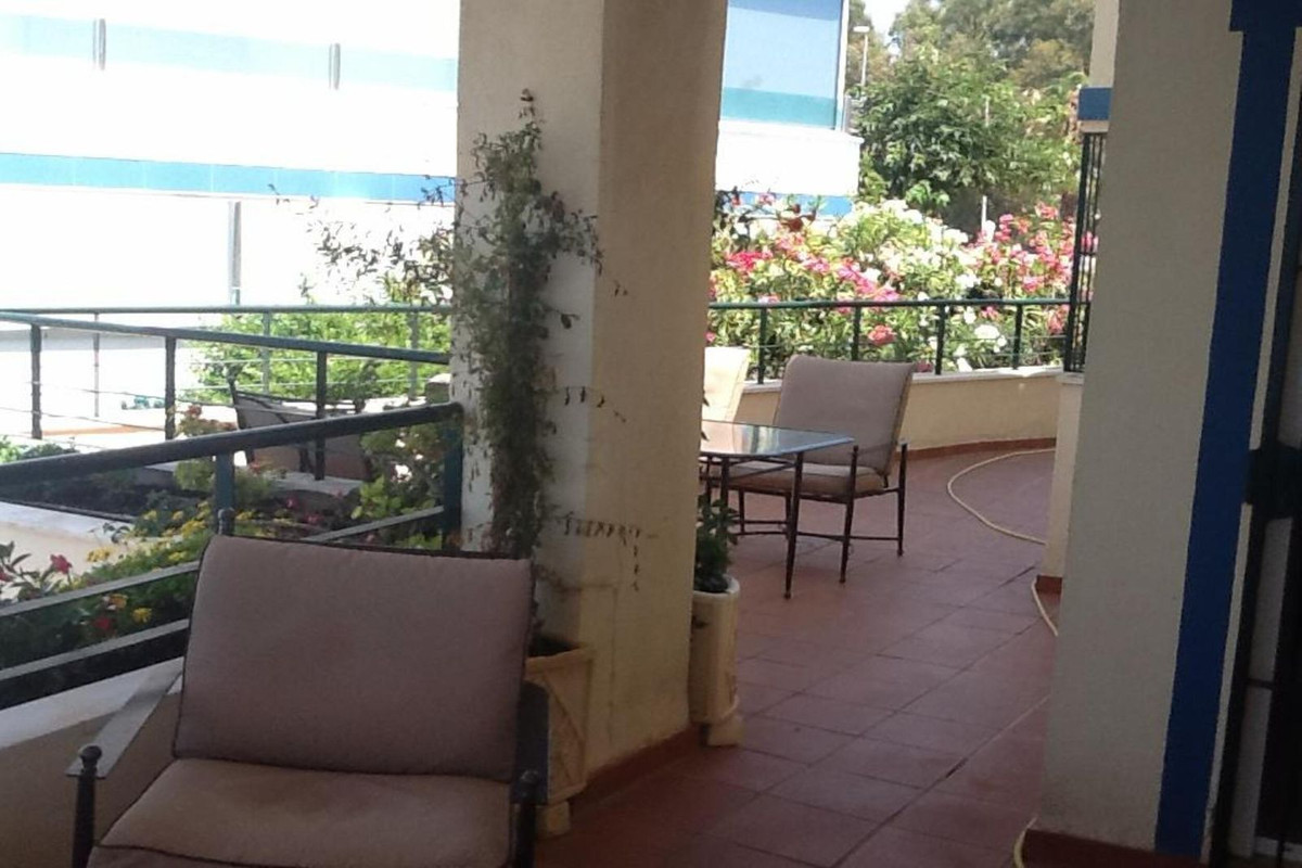 Se vende Apartamento Planta Media de 2 dormitorios en Costa Del Sol, Málaga, España