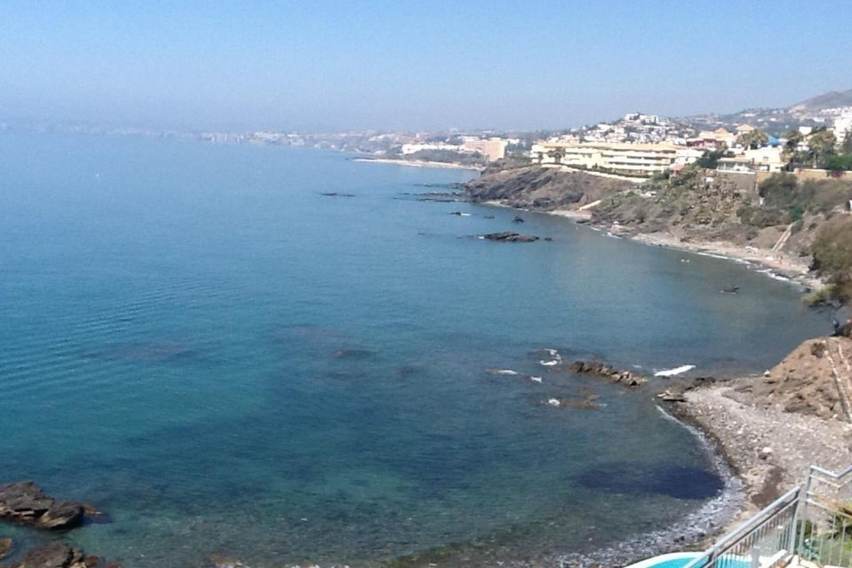 Se vende Apartamento Planta Media de 2 dormitorios en Costa Del Sol, Málaga, España