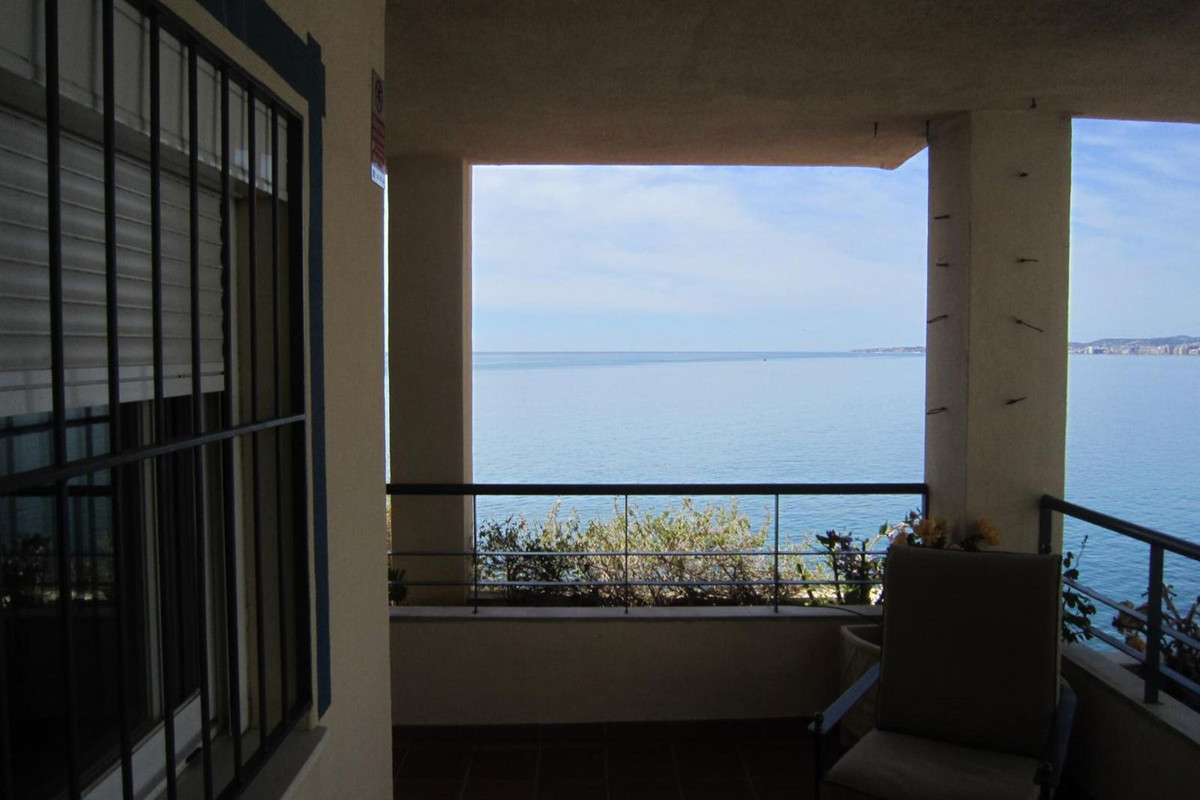 Se vende Apartamento Planta Media de 2 dormitorios en Costa Del Sol, Málaga, España