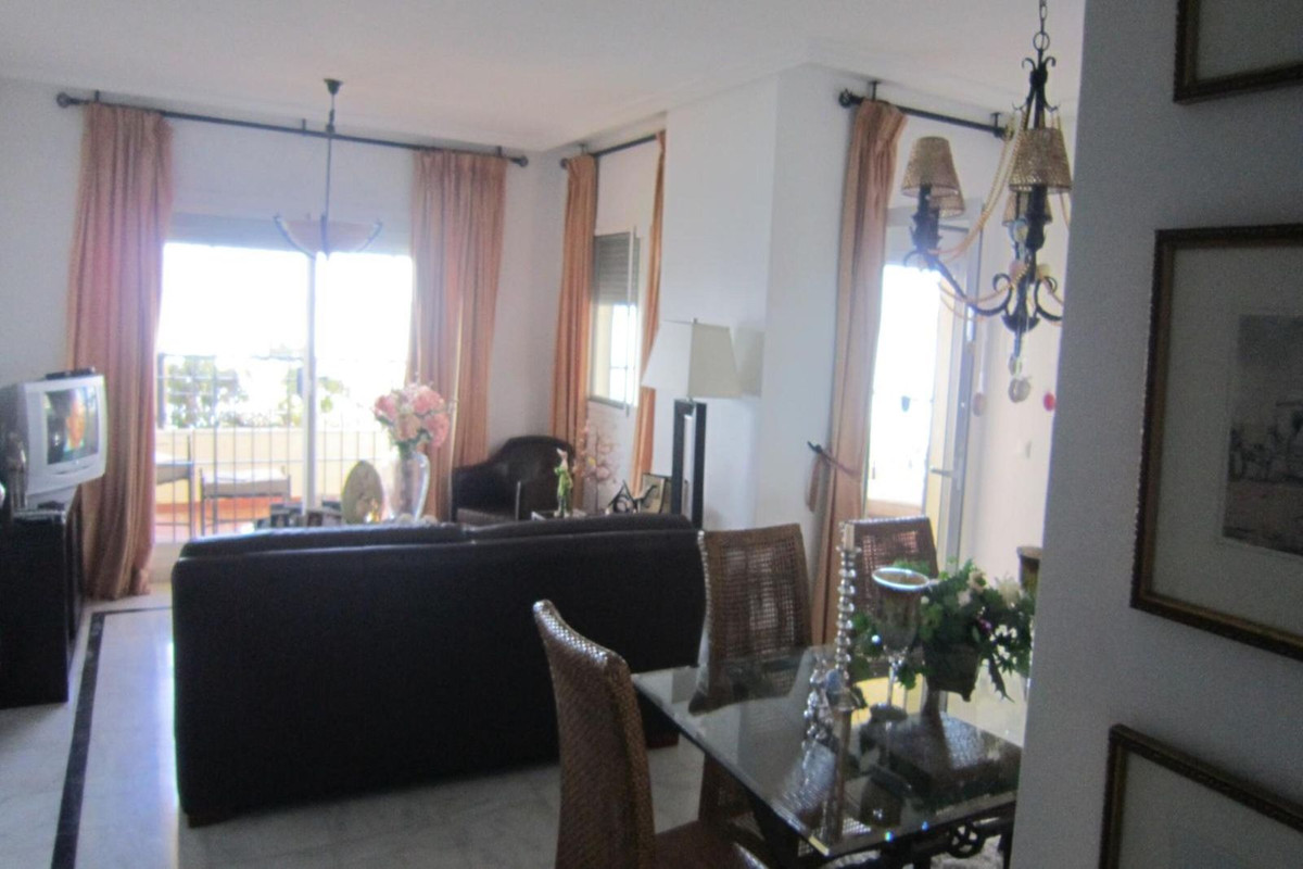Se vende Apartamento Planta Media de 2 dormitorios en Costa Del Sol, Málaga, España