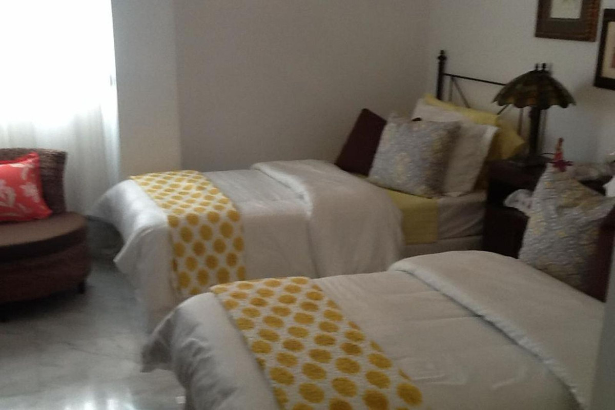 Se vende Apartamento Planta Media de 2 dormitorios en Costa Del Sol, Málaga, España