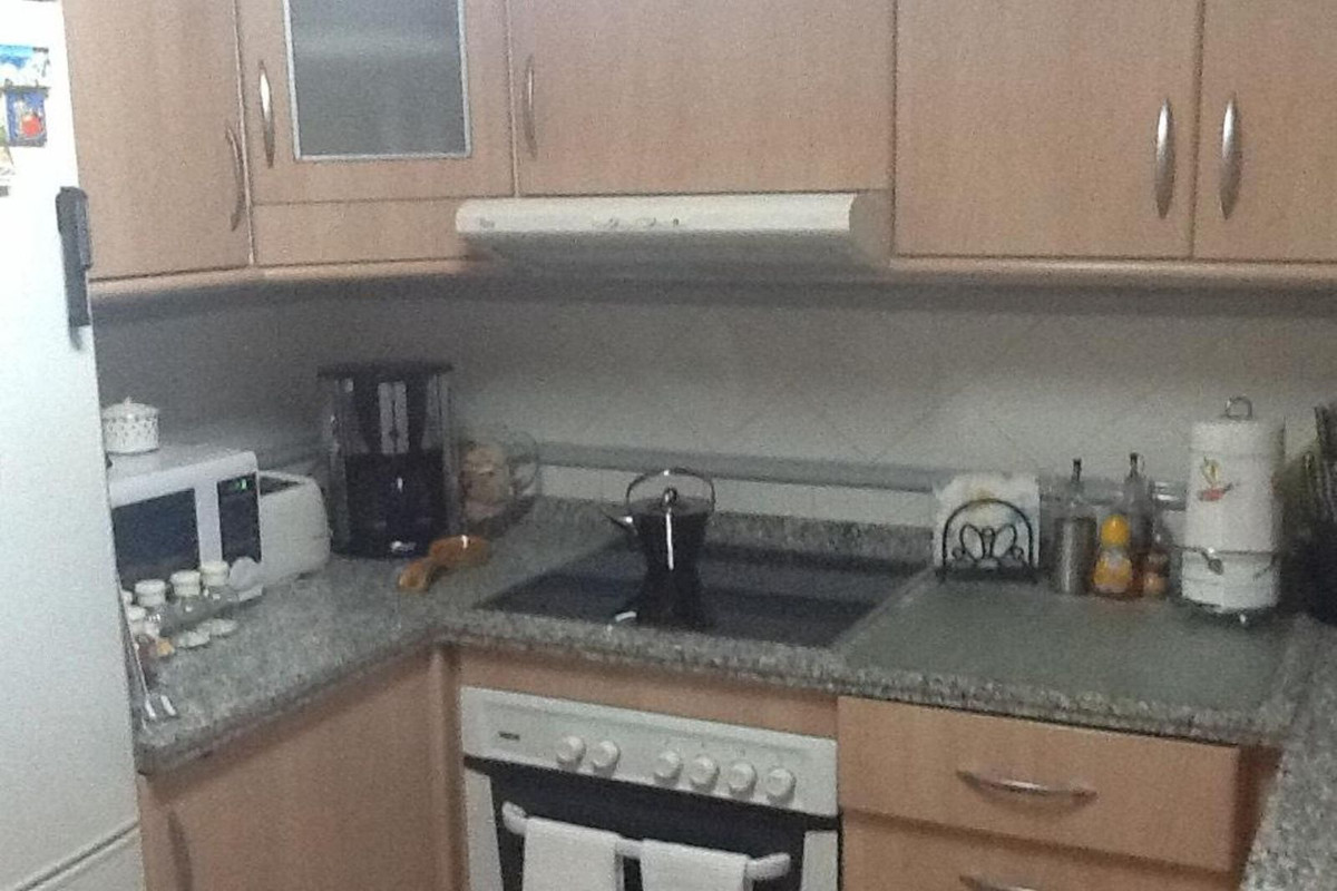 Se vende Apartamento Planta Media de 2 dormitorios en Costa Del Sol, Málaga, España