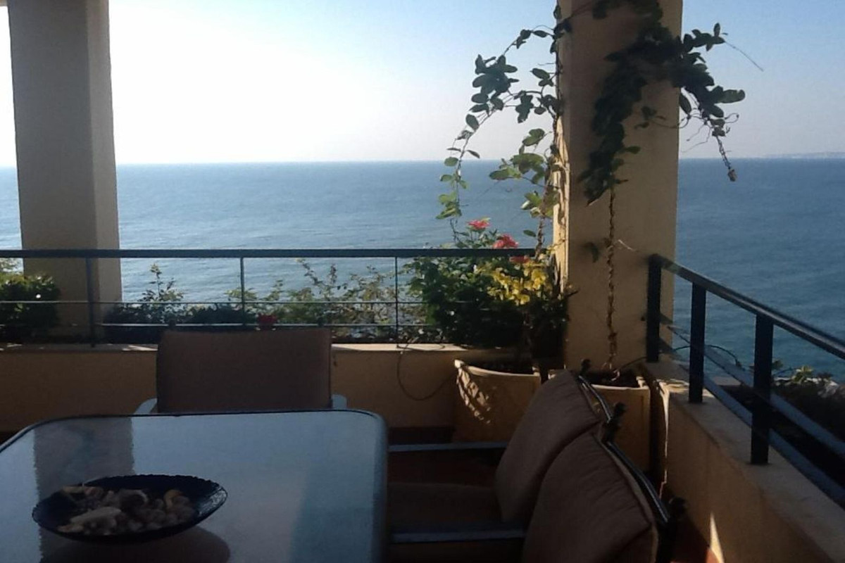 Se vende Apartamento Planta Media de 2 dormitorios en Costa Del Sol, Málaga, España