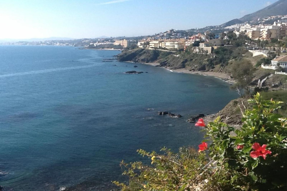 Se vende Apartamento Planta Media de 2 dormitorios en Costa Del Sol, Málaga, España