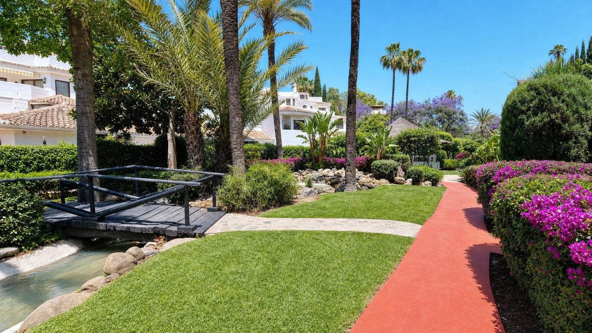 2 Bed Apartment for sale in Elviria Costa Del Sol, Málaga, Spain