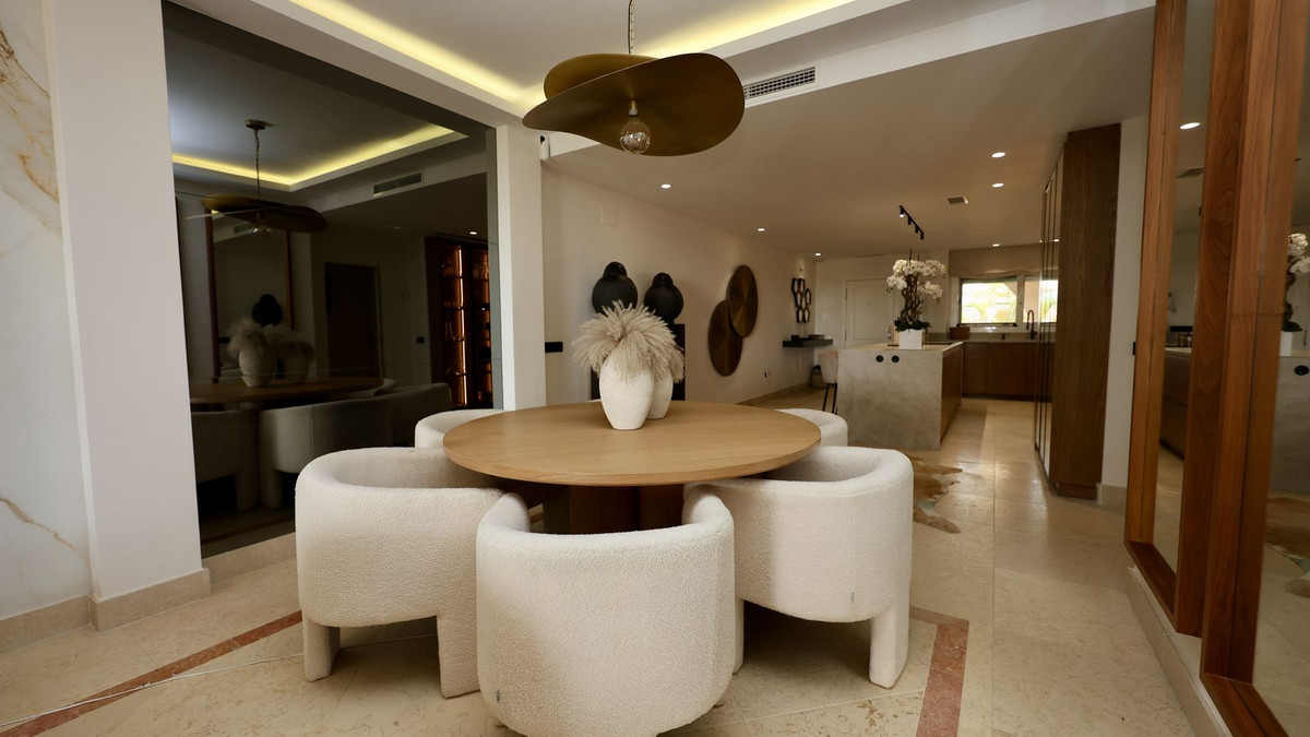2 Bed Apartment for sale in Nueva Andalucía Costa Del Sol, Málaga, Spain