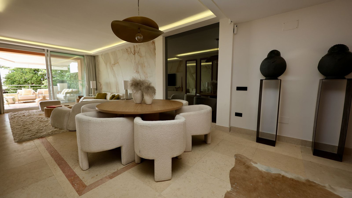 2 Bed Apartment for sale in Nueva Andalucía Costa Del Sol, Málaga, Spain