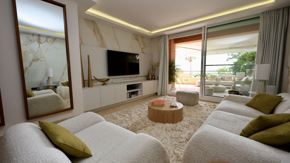 2 Bed Apartment for sale in Nueva Andalucía Costa Del Sol, Málaga, Spain
