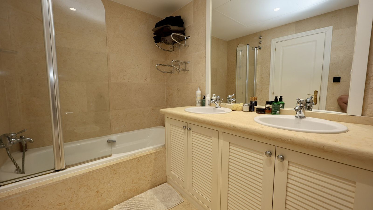 2 Bed Apartment for sale in Nueva Andalucía Costa Del Sol, Málaga, Spain