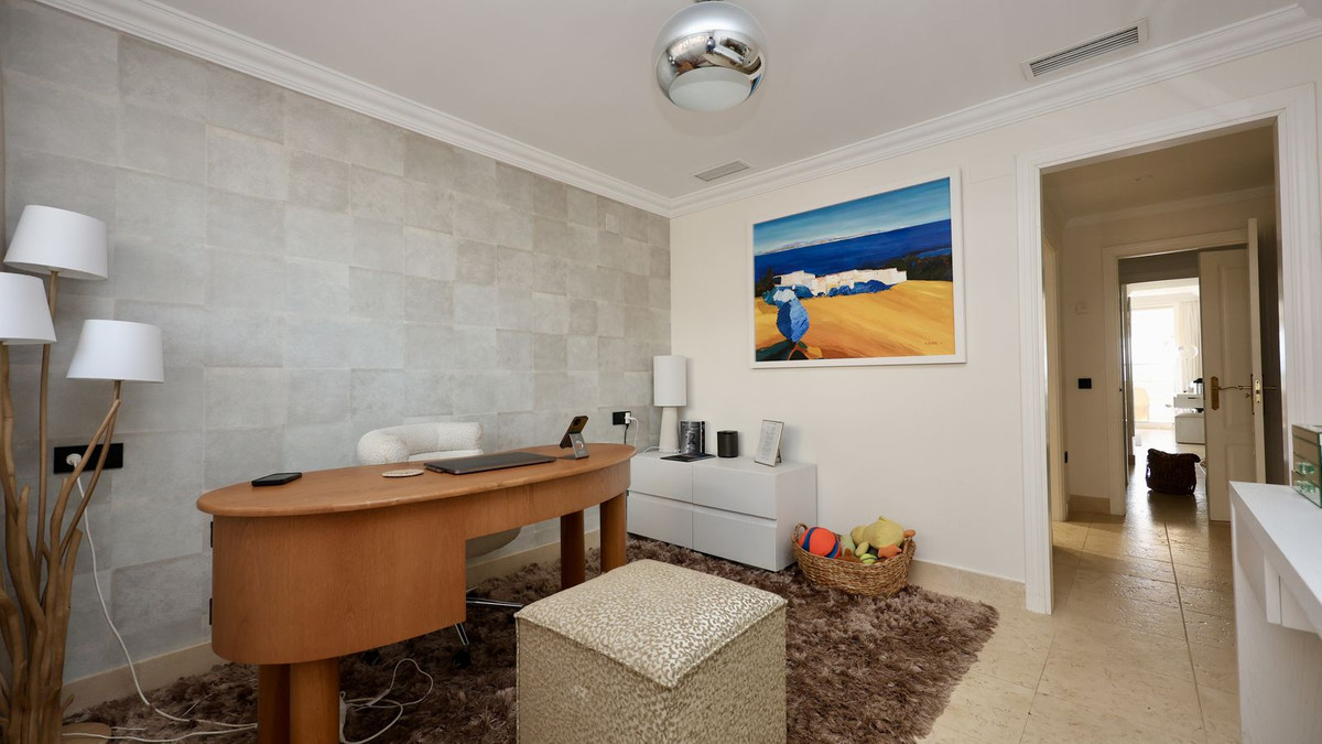 2 Bed Apartment for sale in Nueva Andalucía Costa Del Sol, Málaga, Spain