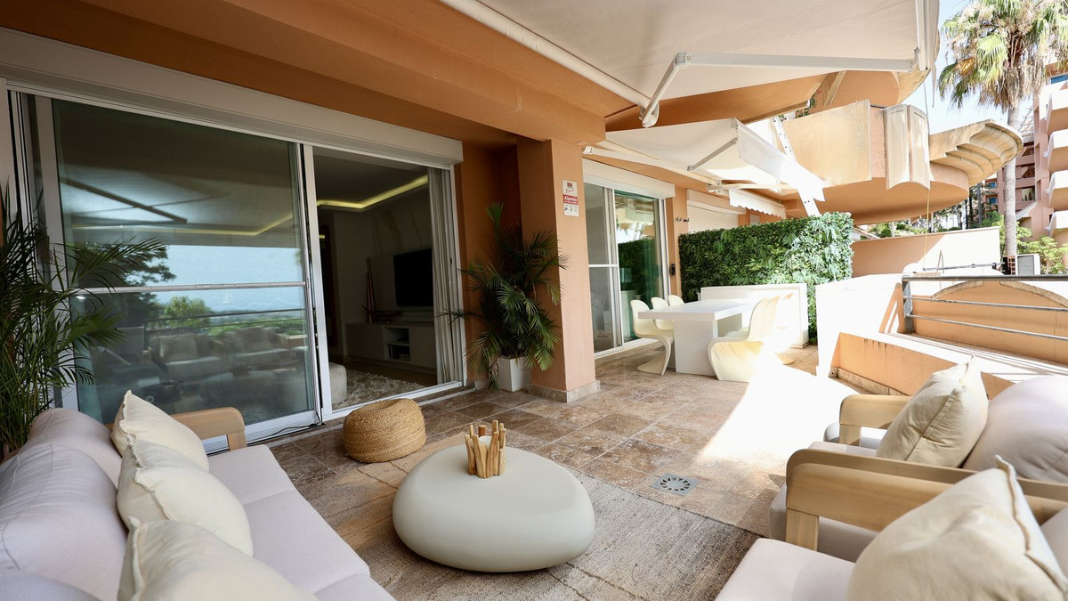 2 Bed Apartment for sale in Nueva Andalucía Costa Del Sol, Málaga, Spain