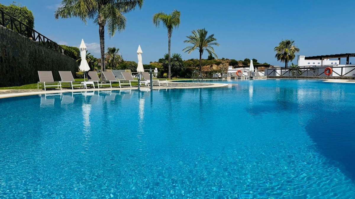 3 Bed Apartment for sale in Marbella Costa Del Sol, Málaga, Spain