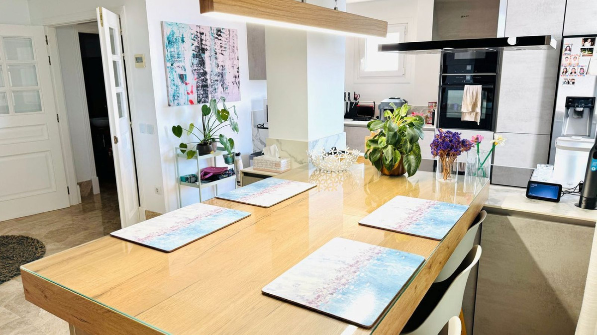 3 Bed Apartment for sale in Marbella Costa Del Sol, Málaga, Spain