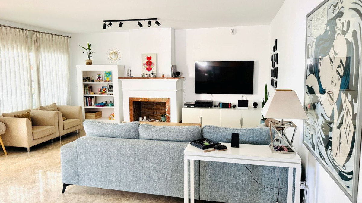 3 Bed Apartment for sale in Marbella Costa Del Sol, Málaga, Spain