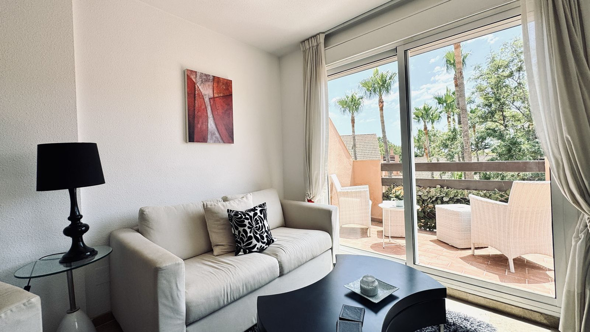 Se vende Apartamento Planta Media de 3 dormitorios en Costa Del Sol, Málaga, España