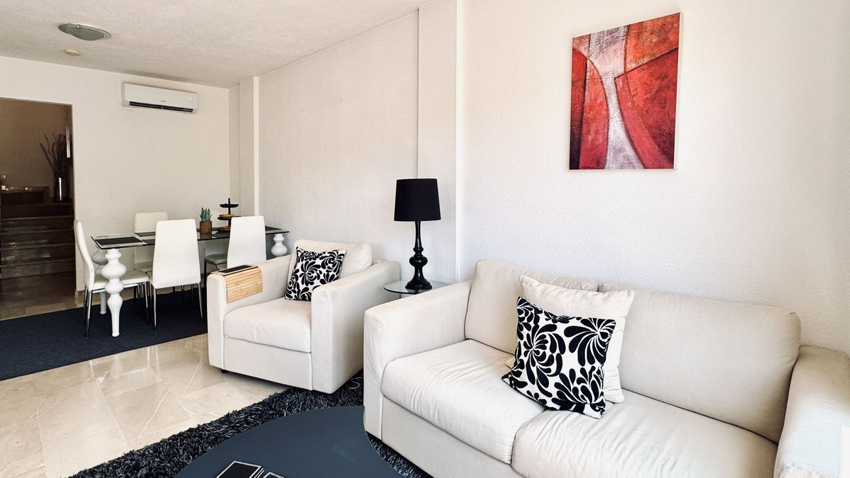 Se vende Apartamento Planta Media de 3 dormitorios en Costa Del Sol, Málaga, España
