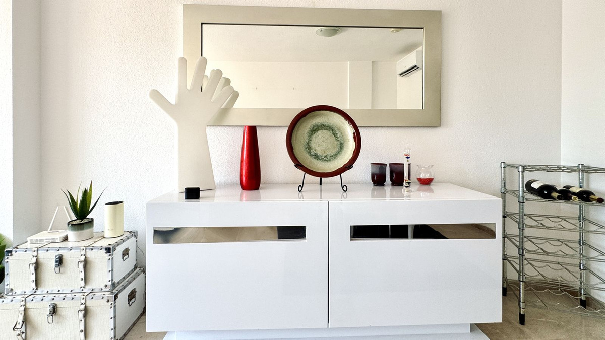 Se vende Apartamento Planta Media de 3 dormitorios en Costa Del Sol, Málaga, España
